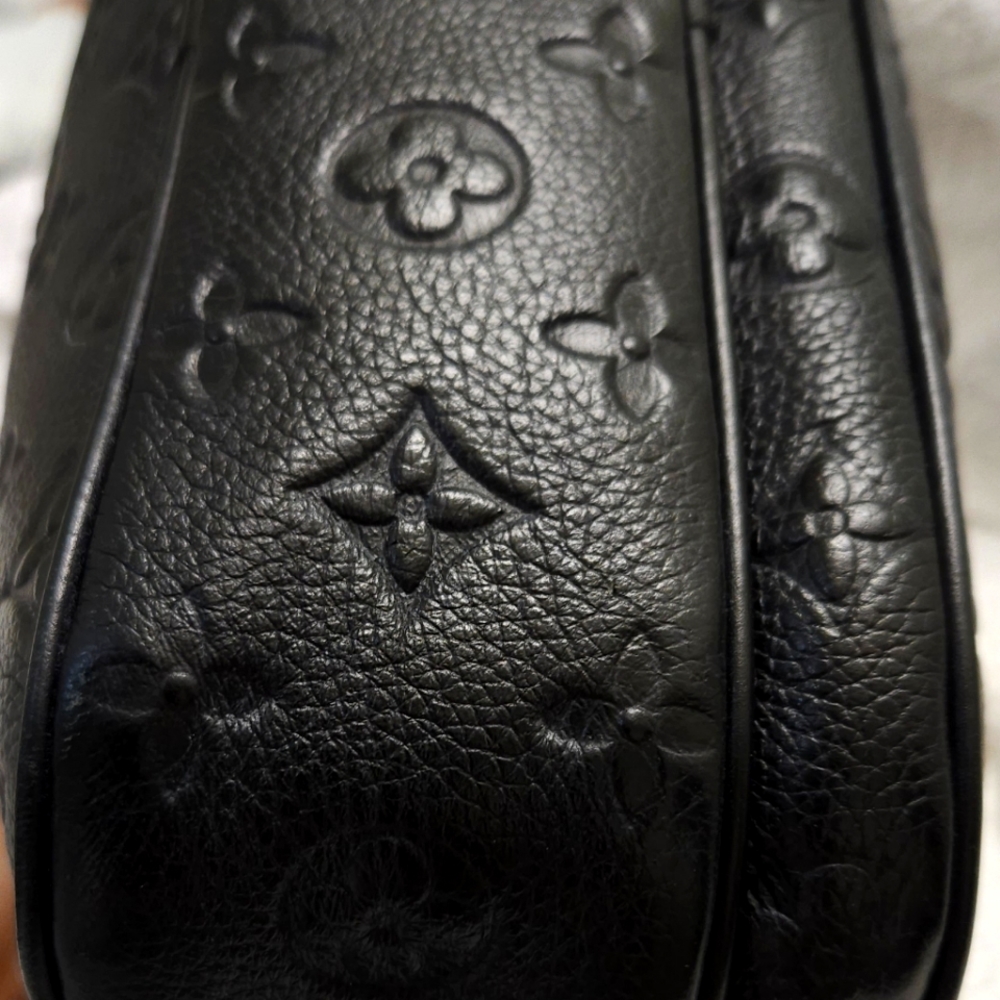 Louis Vuitton S Lock Messenger Bag Monogram Taurillon Leather Black